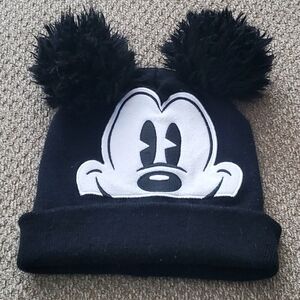 Disney Black and White Mickey Mouse Toddlers Pom Pom Beanie NWOT